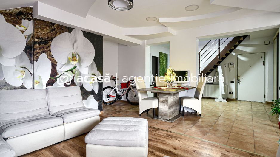 PROPRIETATE VÂNDUTĂ Apartament tip Penthouse în spate la Ziridava - Poză 5