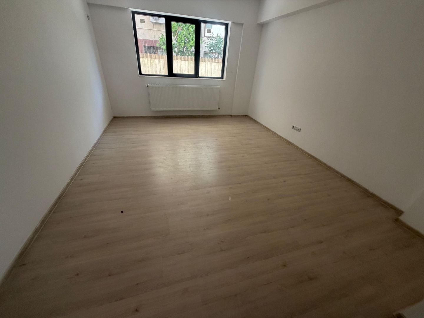 AP. 2 CAMERE - CURTE PROPRIE 65 MP, BLOC NOU, PARCARE INCLUSA,COMIS 0% - Poză 4