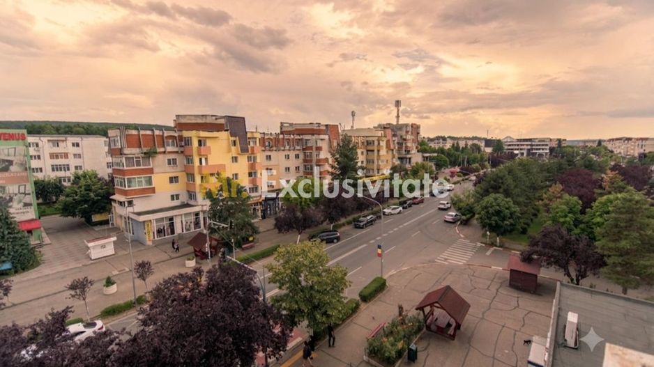 Apartament 3 Camere Decomandat Ultracentral Mioveni - Poză 1