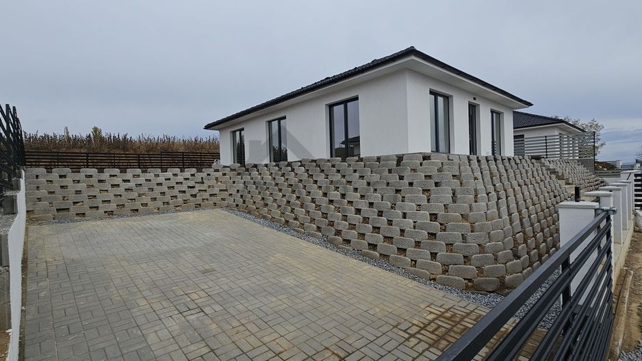 Inchiriez casa nouă - Poză 1