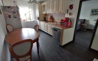 Apartament confortabil,  4 camere decomandate in Marasti. - Poză 1