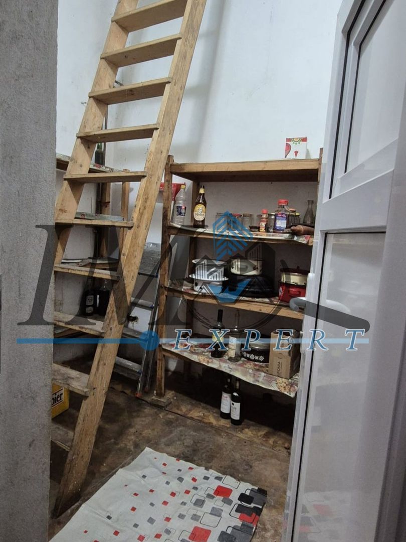 Casa ,curte și gradina.Teren cu 2700 mp. - Poză 9