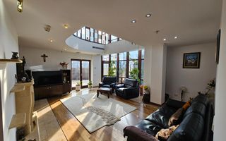 ​Vilă de Lux Unică în Ploiești | 690 mp Utili | Piscină Interioară - Poză 7