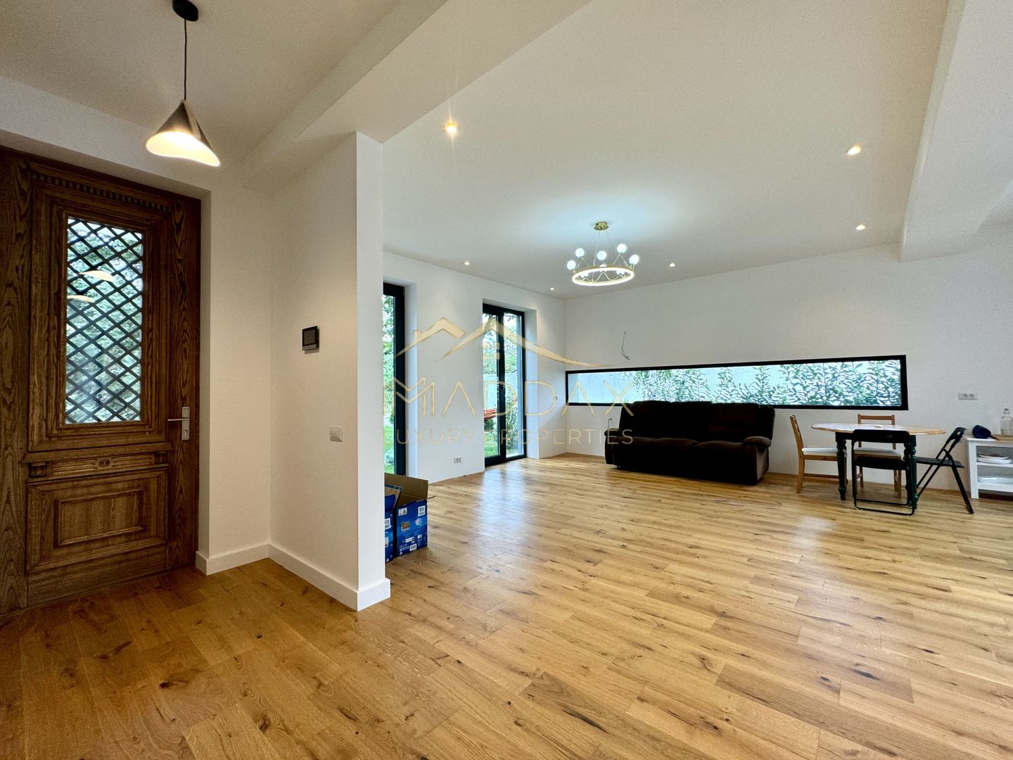 Vila cu 5 camere // * 565 mp gradina* // Tunari - Poză 12