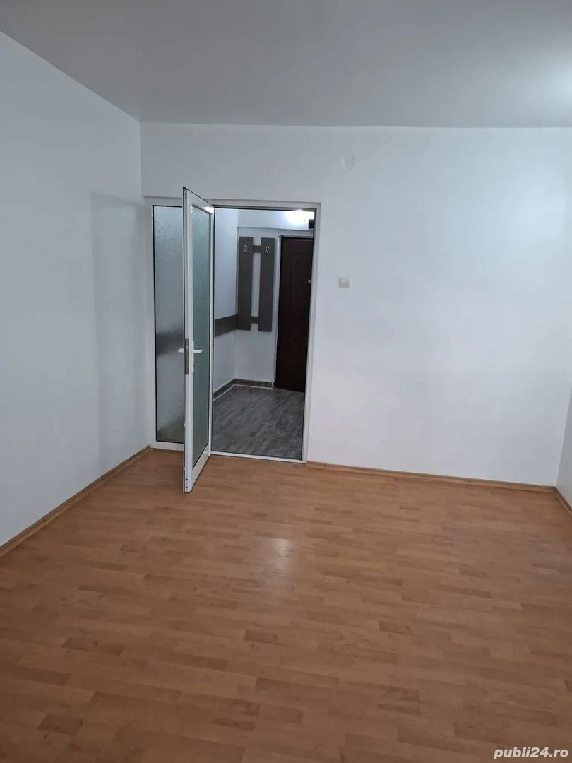 De inchiriat garsoniera pentru birou, bl. A, Tiglina 1, 250 euro - Poză 2