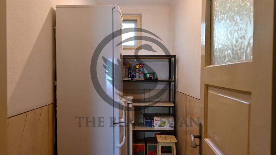 Casa cu 6 camere de vanzare | Zona Ultracentrala, Baicoi | Comision 0% - Poză 12