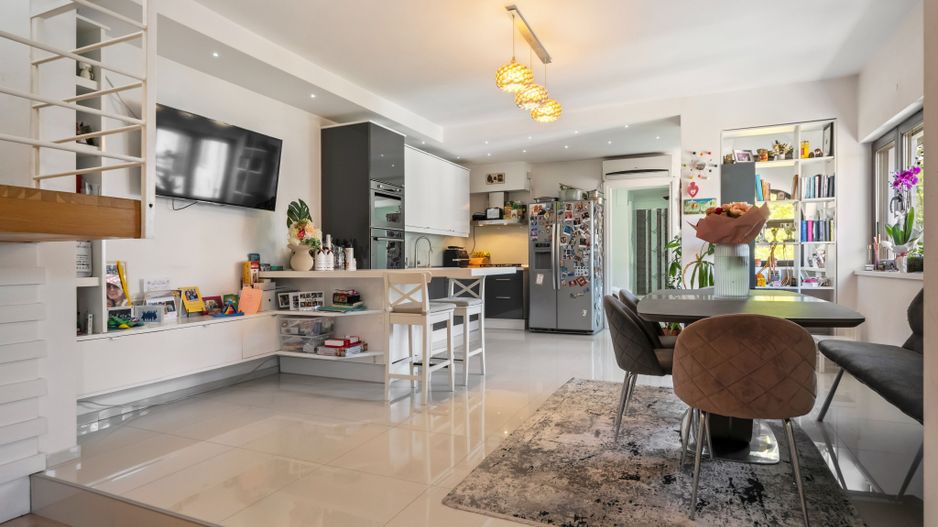 Eleganță și Spațiu în Inima Cartierului Domenii | Apartament cu 5 Camere în Vilă - Poză 1