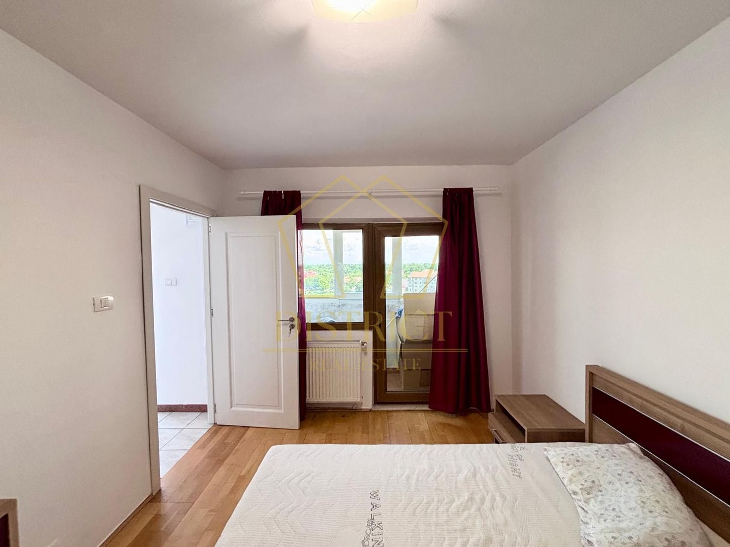 Apartament spatios cu 4 camere si terasa | Modern - Poză 8