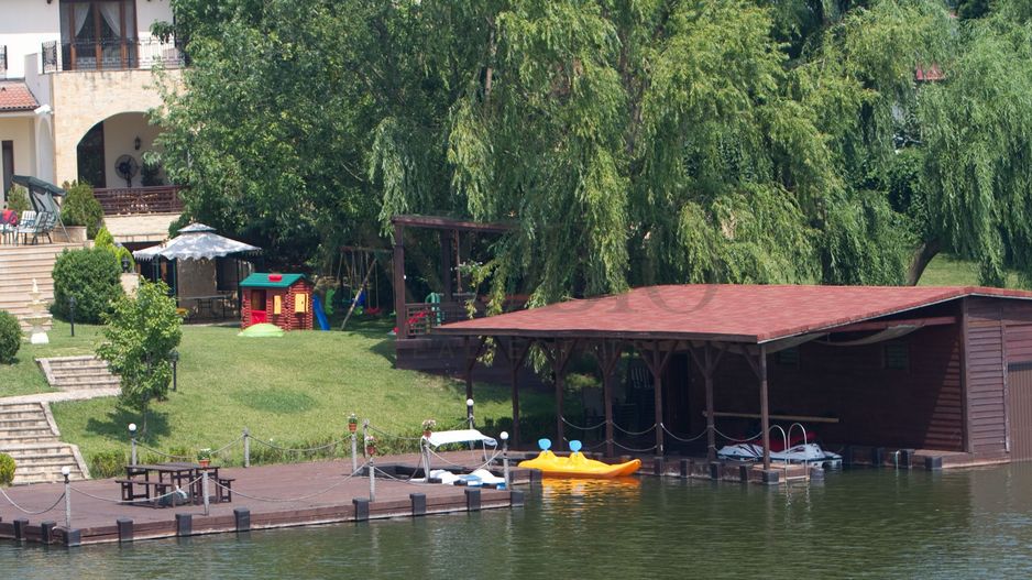 Vilă pe malul Lacului Snagov | 3.000 mp teren | 90 m deschidere lac - Poză 9