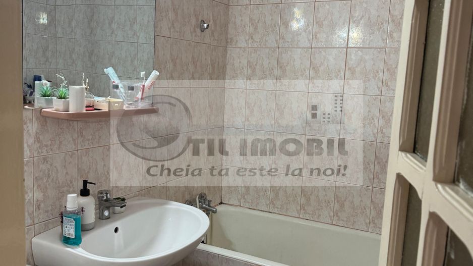 Apartament 3 camere decomandat mobilat Podul Ros 110000 euro - Poză 6