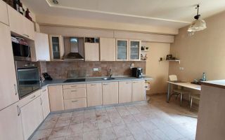 Casa 4 camere I Curte I 220 mp utili I Parcul Sub Arini - Poză 8