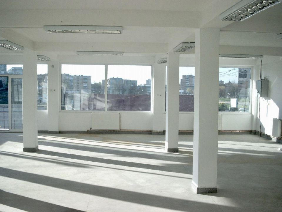 AZURA Imobiliare Pitesti - Spatiu Comercial Craiovei - Poză 2