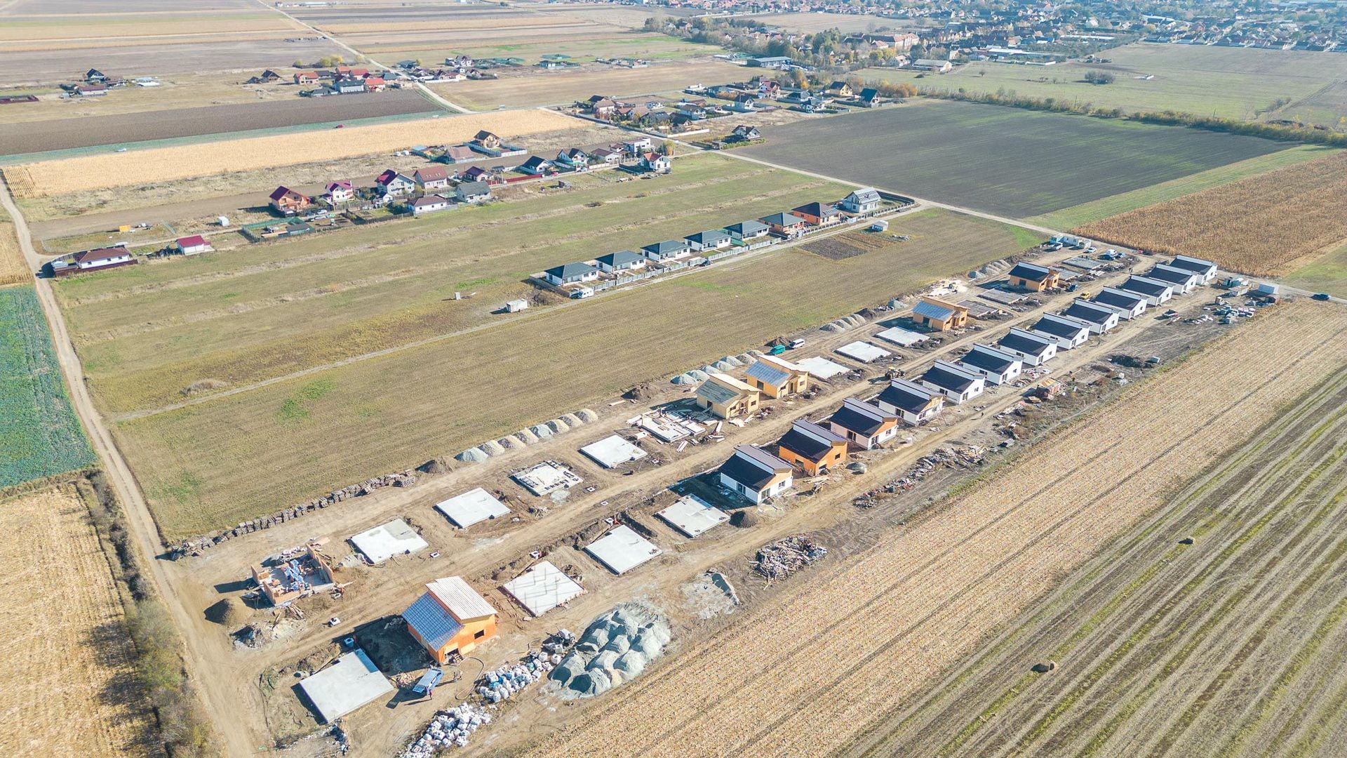 Case individuale pe structura de lemn in Halchiu - Poză 1