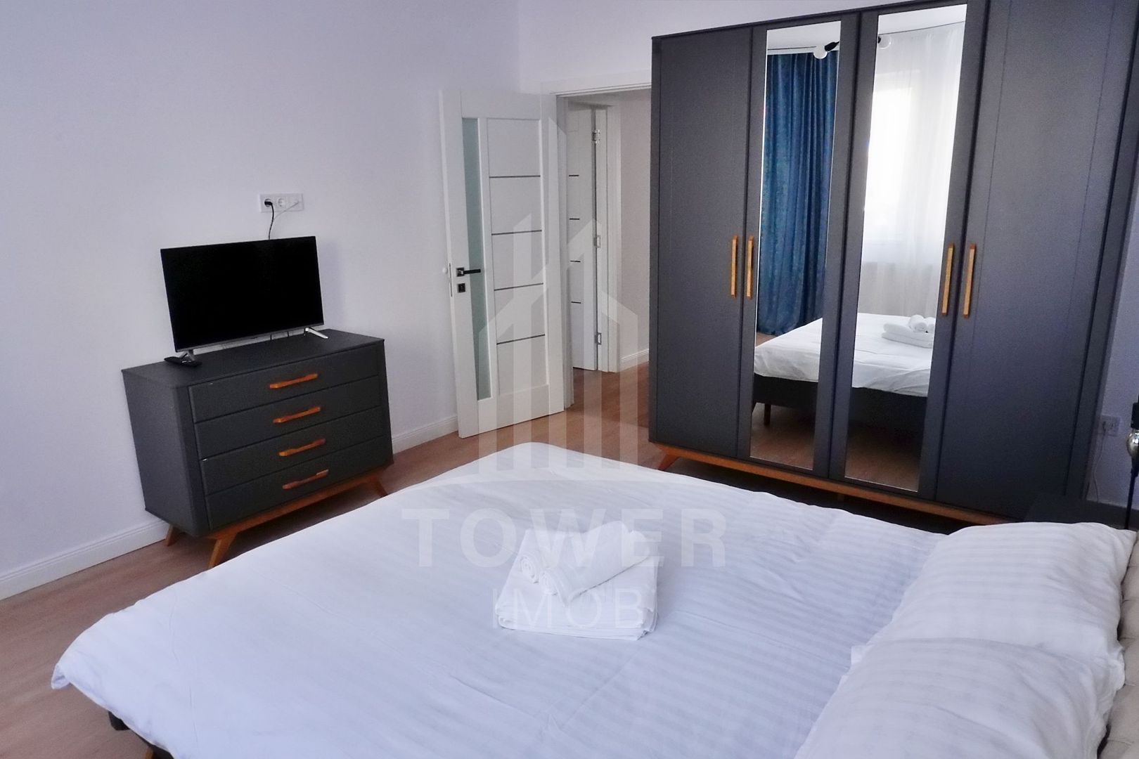 Apartament 3 camere, 2 băi, 2 balcoane, loc de parcare. - Poză 7