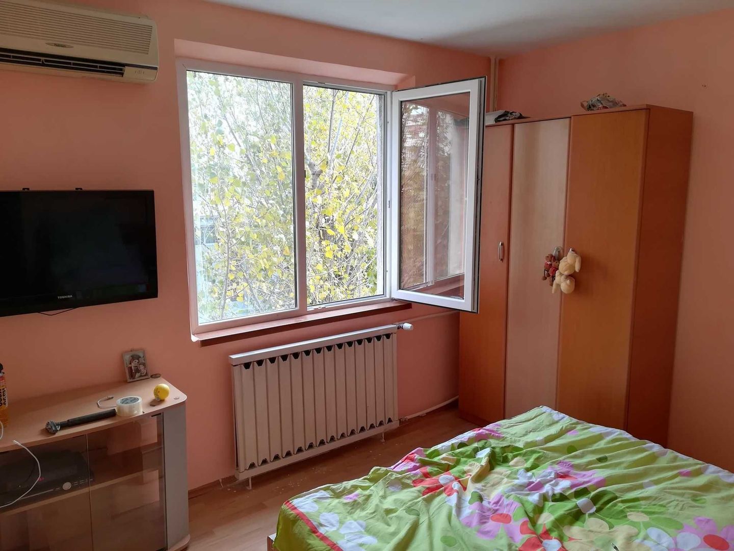 De vanzare apartament 3 camere, Rahova/Pecineaga - Poză 1