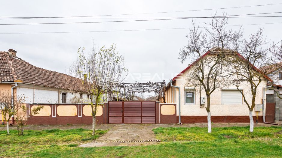 Casă rustică cu teren - Horia - Poză 1