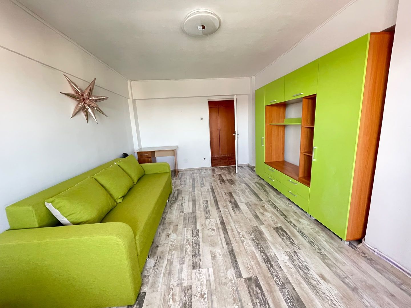Apartament 2 Camere De Inchiriat | Decomandat | Marasti | 2 x Balcon - Poză 1