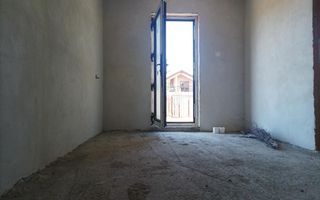 Aproape de oraș! Vânzare casă cu 5 camere în Ulmi! - Poză 8