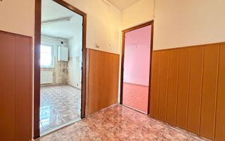 Apartament 3 camere, decomandat, etajul 3/4 - Cisnadie - Poză 7