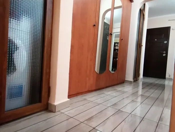 Apartament 3 camere, Micro 16 - Poză 1