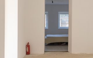 Casă spațioasă cu potențial de renovare și personalizare, în Viișoara - Poză 6