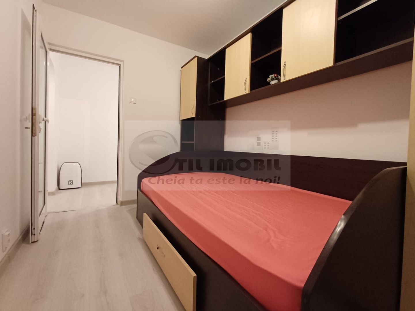 Apartament 3 camere Decomndat RENOVAT–  vis-a-vis de Palas Mall - Poză 12