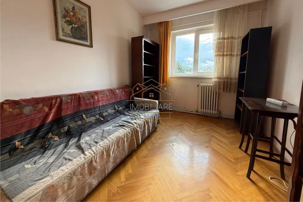 Apartament semidecomandat de închiriat cu 3 camere în Mănăștur - Poză 2