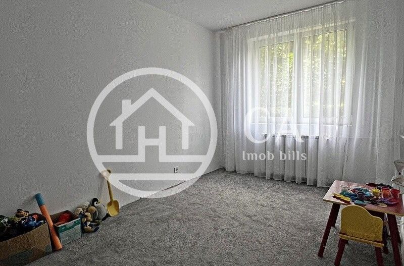 Apartament de vânzare cu 3 camere în zona Rogerius, Oradea - Poză 6