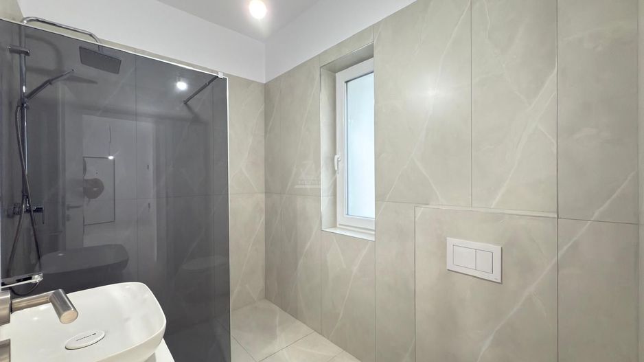 Asfalt. Loc de parcare. Etaj 1. - Poză 8