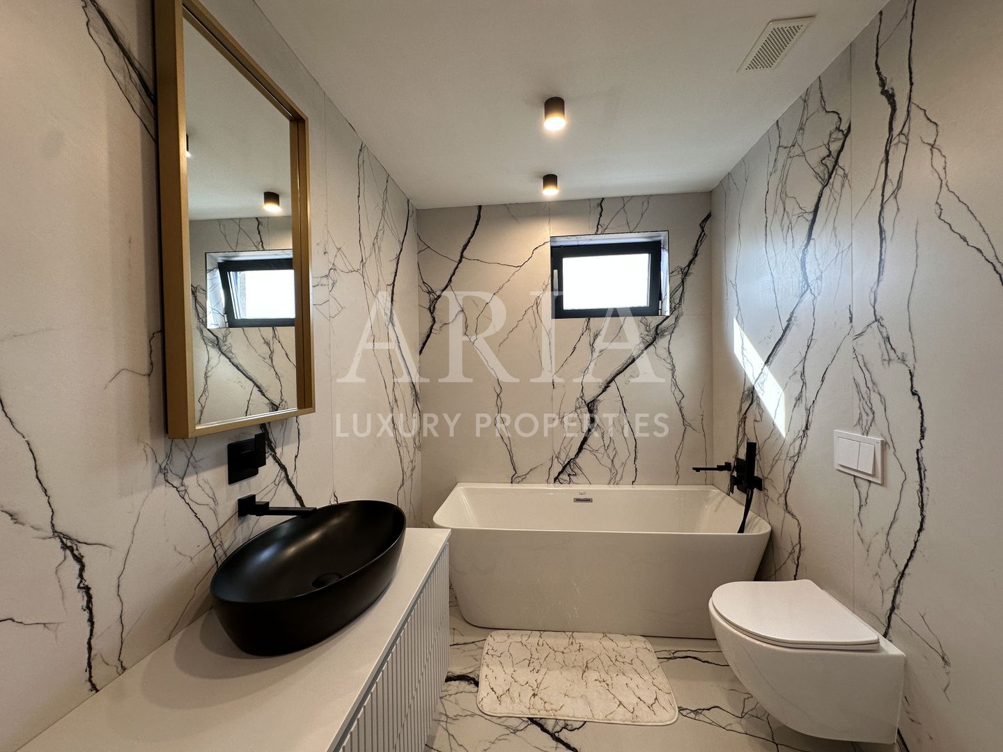 SMART VILLA - POOL - LUXURY GATED COMMUNITY - NEAR THE FOREST - Poză 15