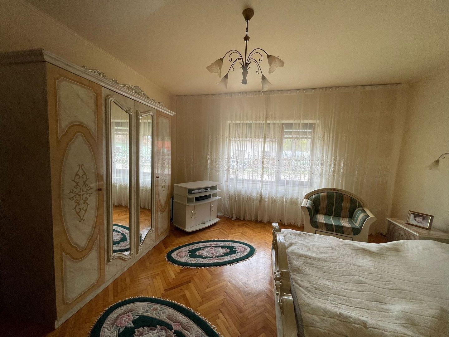 Casă de vânzare în Vașcău–natură, liniște și confort modern- 72000 Eur - Poză 9