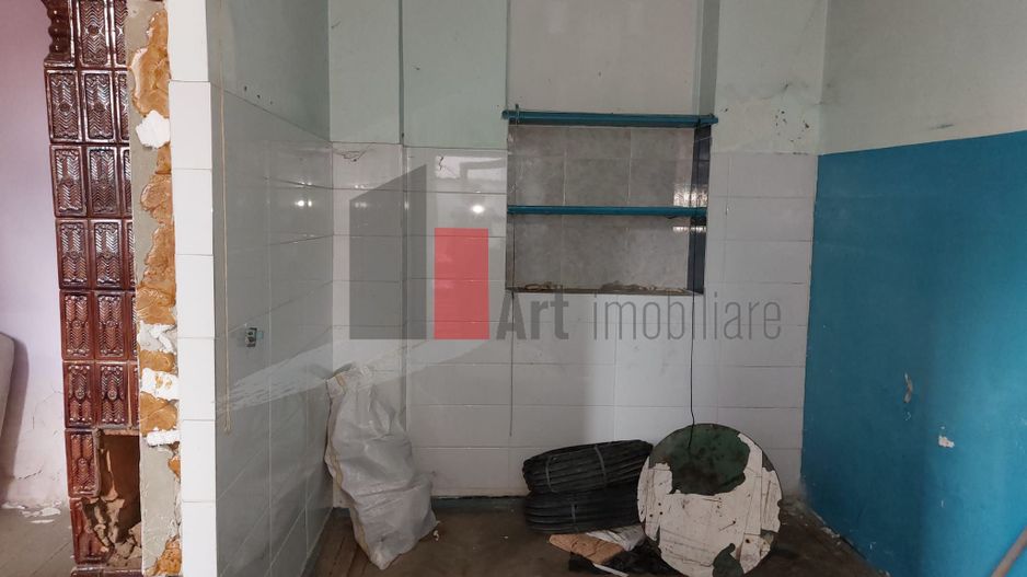 Casa "SARRERA" singur curte, multiple posibilitati, birou/comercial/rezidential - Poză 6