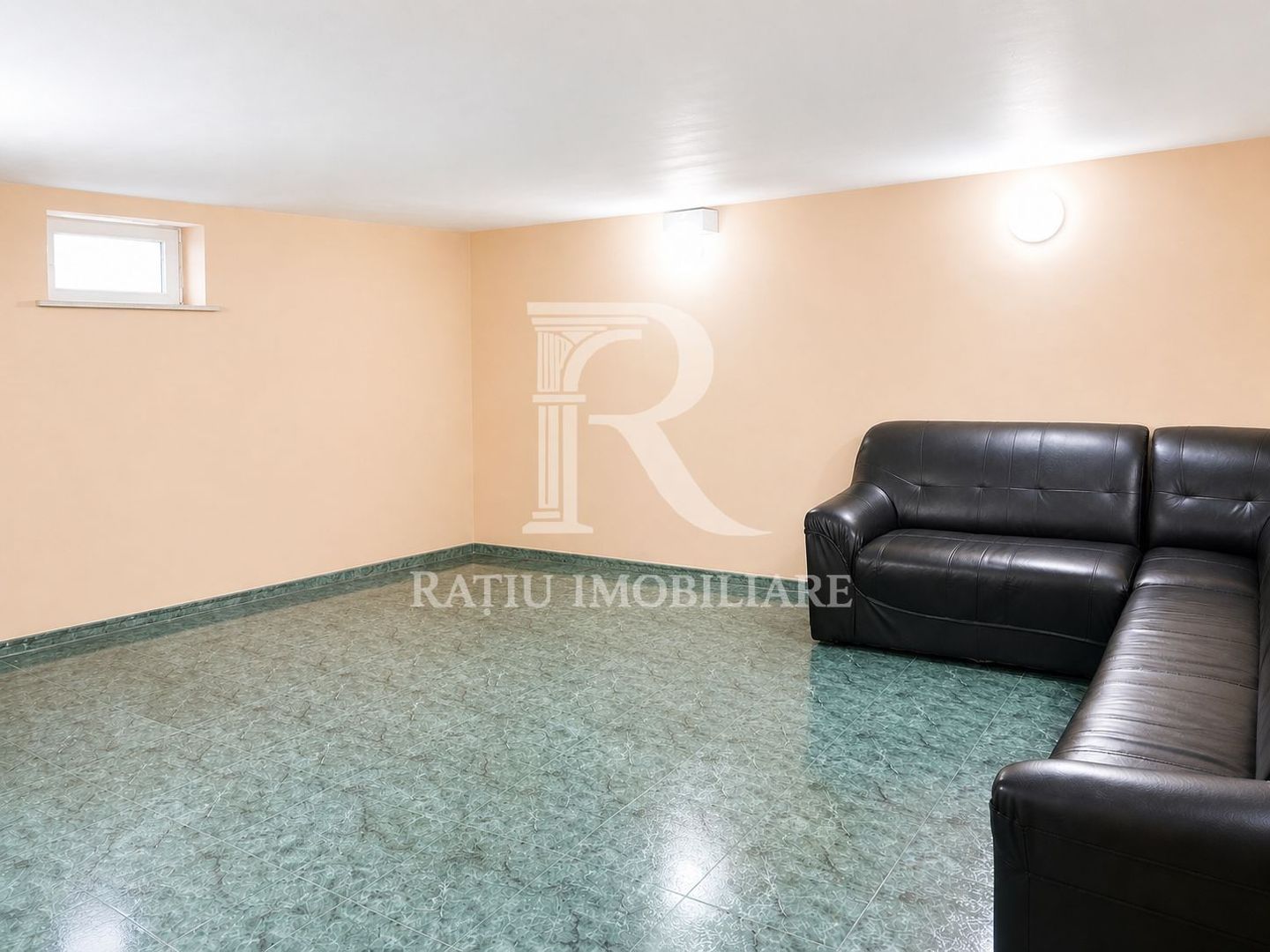 Casă elegantă de vânzare | Complet mobilată și utilată | Oradea - Poză 19