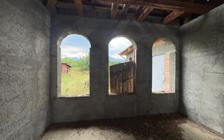 Conac de vânzare, pe Valea Avrigului - Poză 6