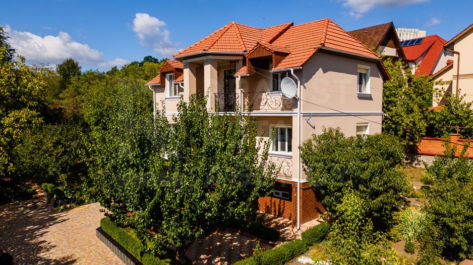 Vânzare, casă, 5 camere, str. Gura Văii, sect. Riscani - Poză 2