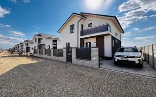 Casă modernă cu mansardă – 4 camere | Cartierul Nou, Strada Miorița, C - Poză 1