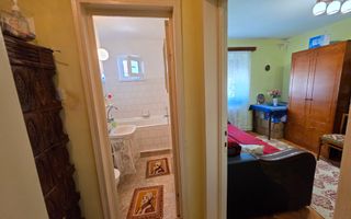 Apartament 2 camere, semidecomandat, zona Closca - Poză 3