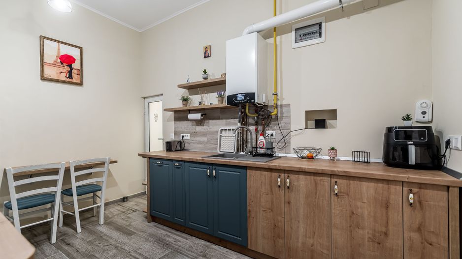 PREȚ NOU: 89.900 € | Ultracentral | 2 camere | etaj 1/2 | renovat - Poză 10