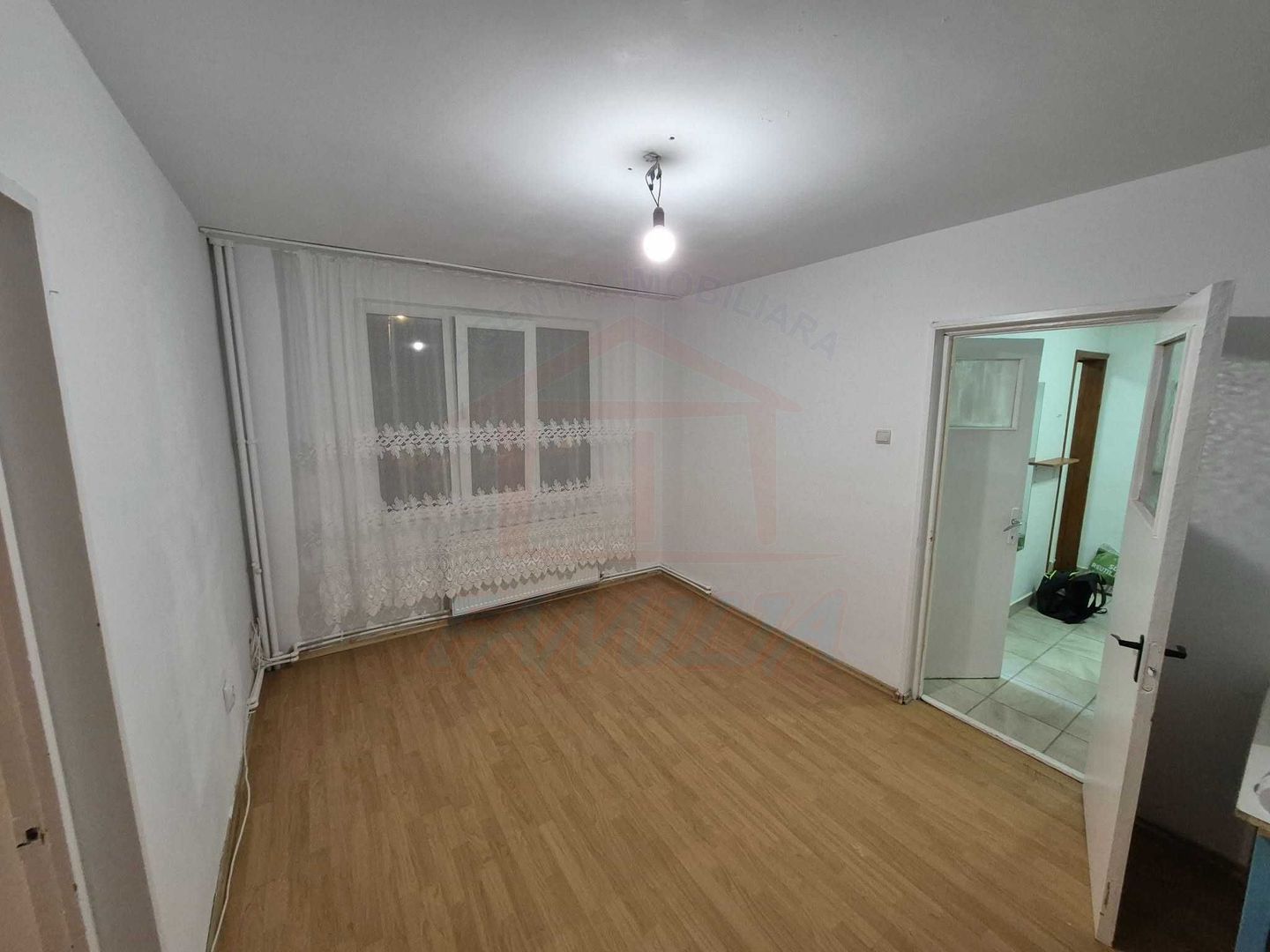 Vanzare apartament 2 camere in micro 19, 40 mp, 50.000 EURO - Poză 1