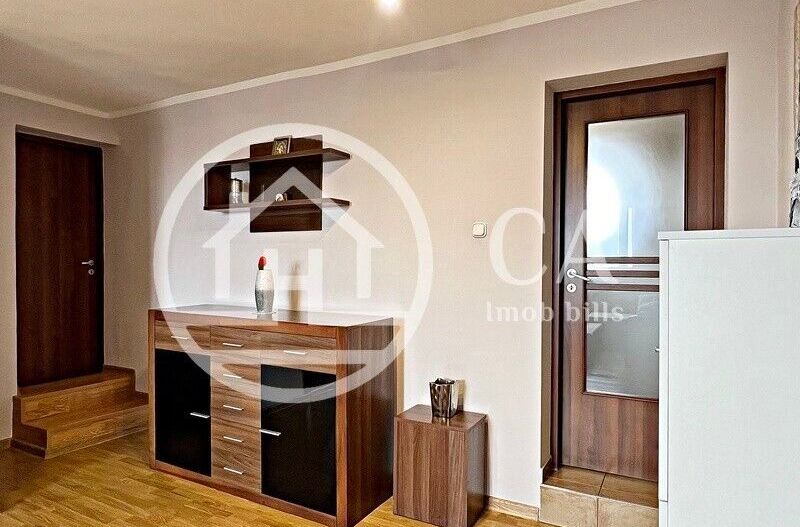Apartament tip Penthouse de vanzare cu 3 camere in zona Dacia, Oradea - Poză 2
