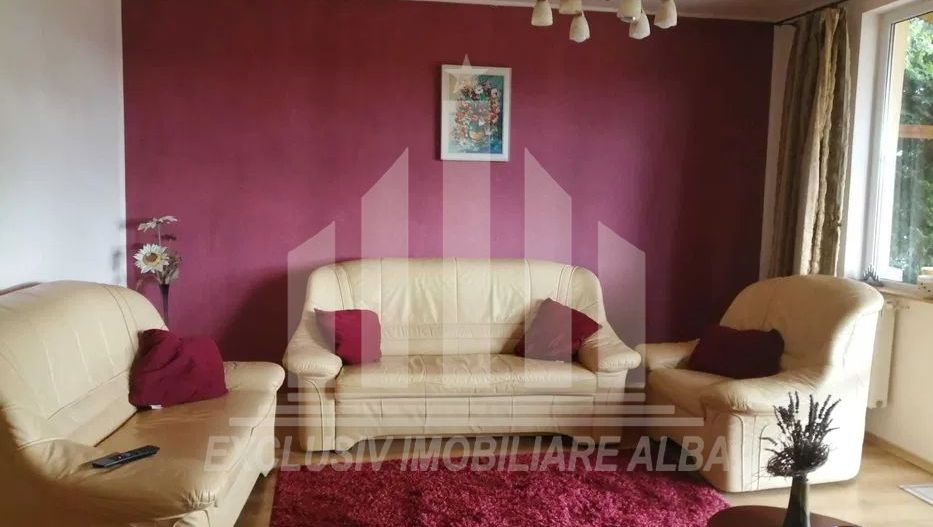 Casa tip duplex de vanzare, Cetate - Poză 1