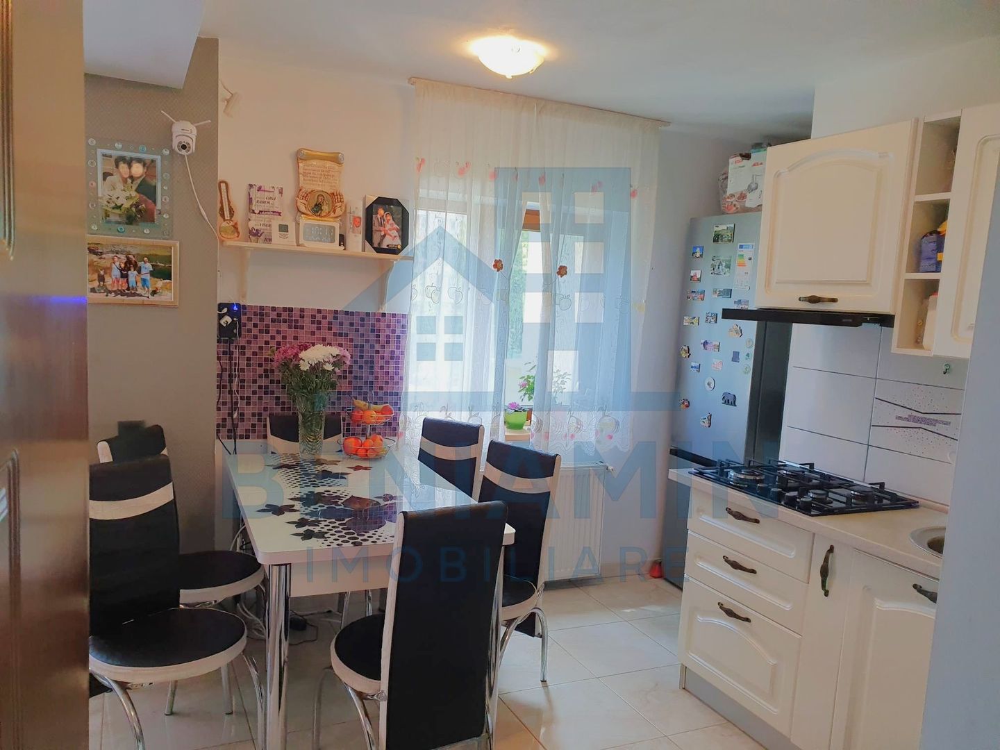 Apartament 4 camere etaj 1 Cartier Noua 99mp doua parcari - Poză 4