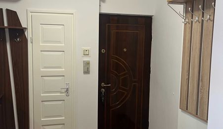 De inchiriat apartament 2 camere Cornisa