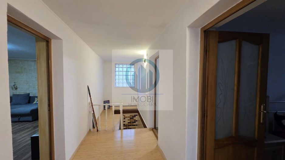 Casa moderna cu etaj si piscina, terasa si teren 700 mp – Simeria, HD - Poză 12