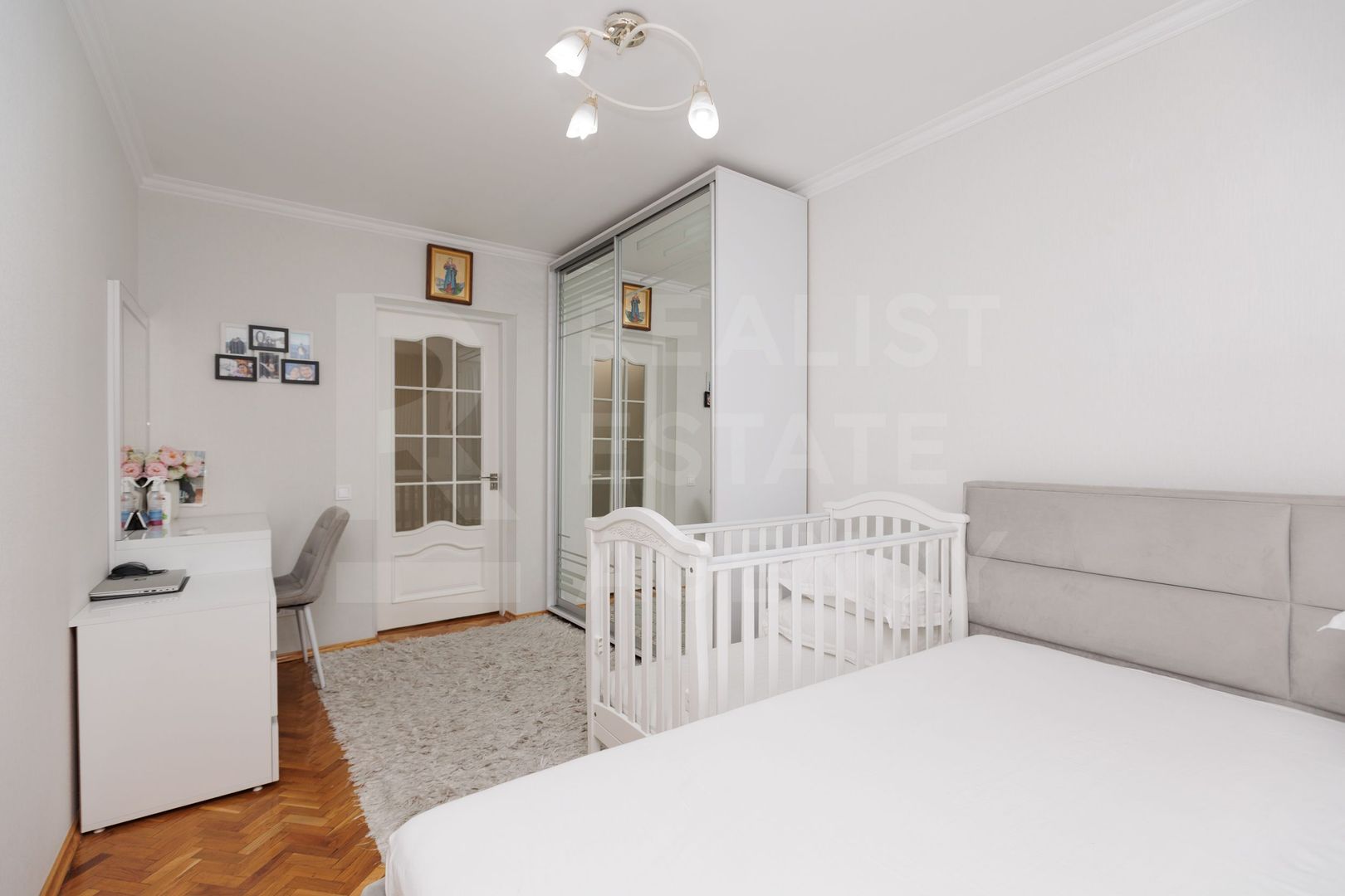 Apartament cu 4 camere spre vânzare, strada Romană, Centru - Poză 7