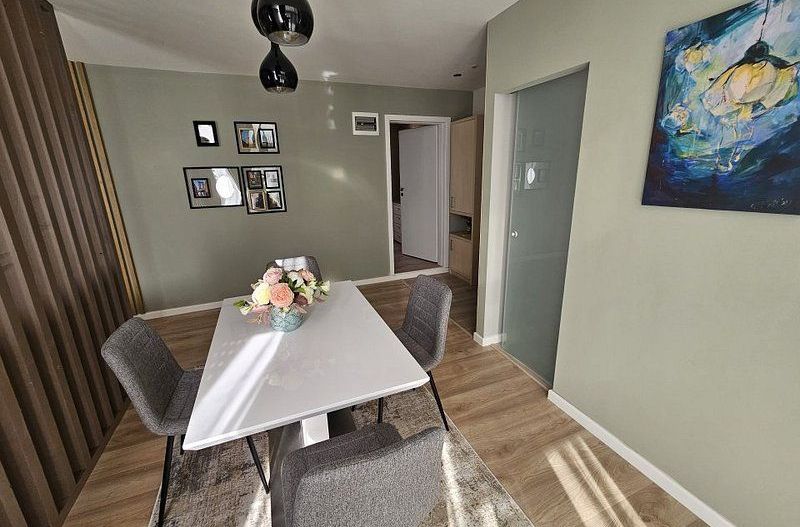 Apart 2camere , 2 bai si terasa zona 1Mai/ Domenii - Poză 13