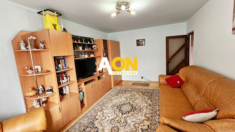 Apartament 2 camere, decomandat, etaj 3, zona Ampoi 3 - Poză 3