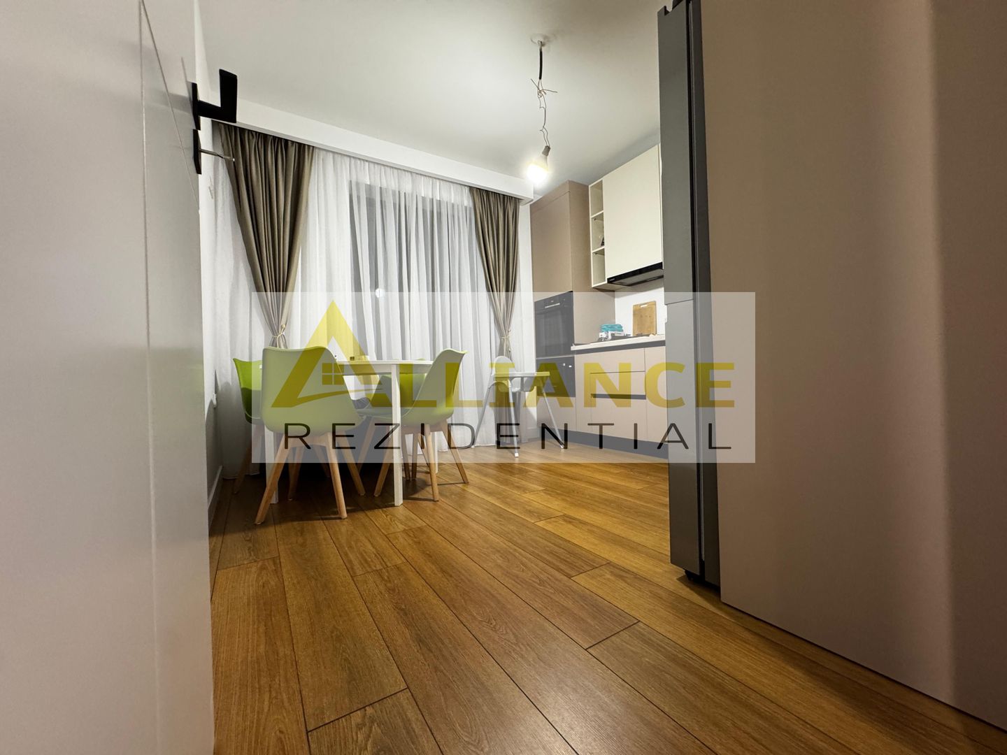 Vila de vanzare-5 camere-3 bai-500 M de STV - Poză 12