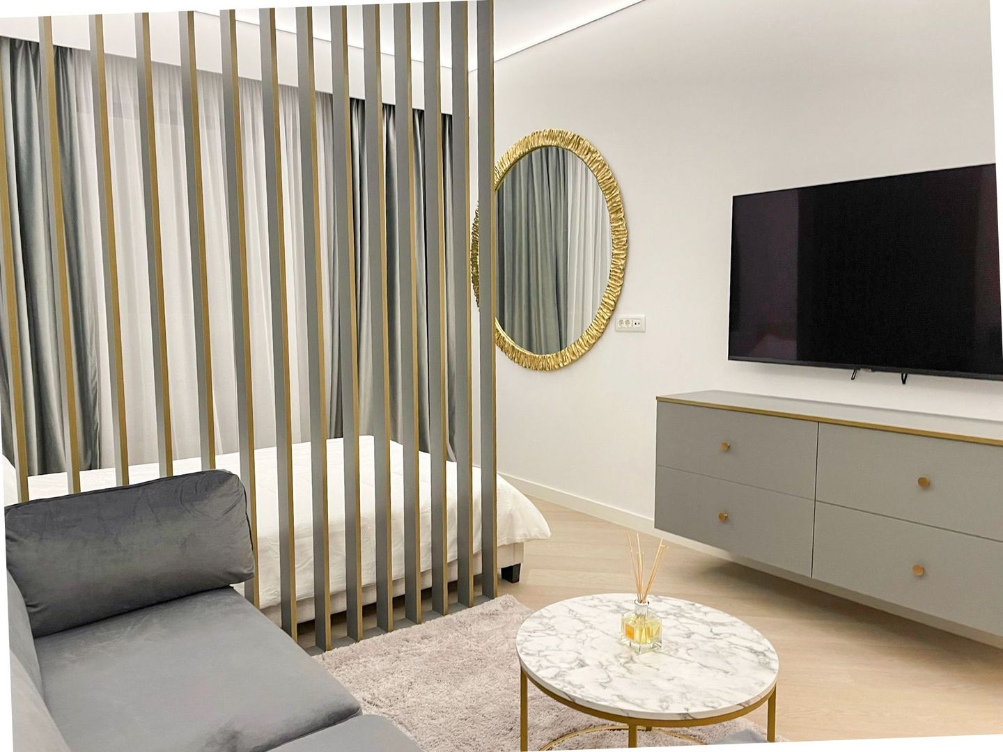 Chirie I Studio dublu premium | Etaj 9 | Vedere Sky Tower - Poză 2