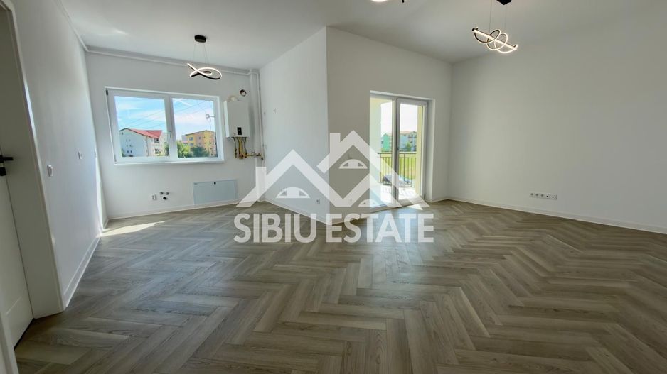 Apartament la CHEIE, 3 camere, parcare si boxa - Poză 2